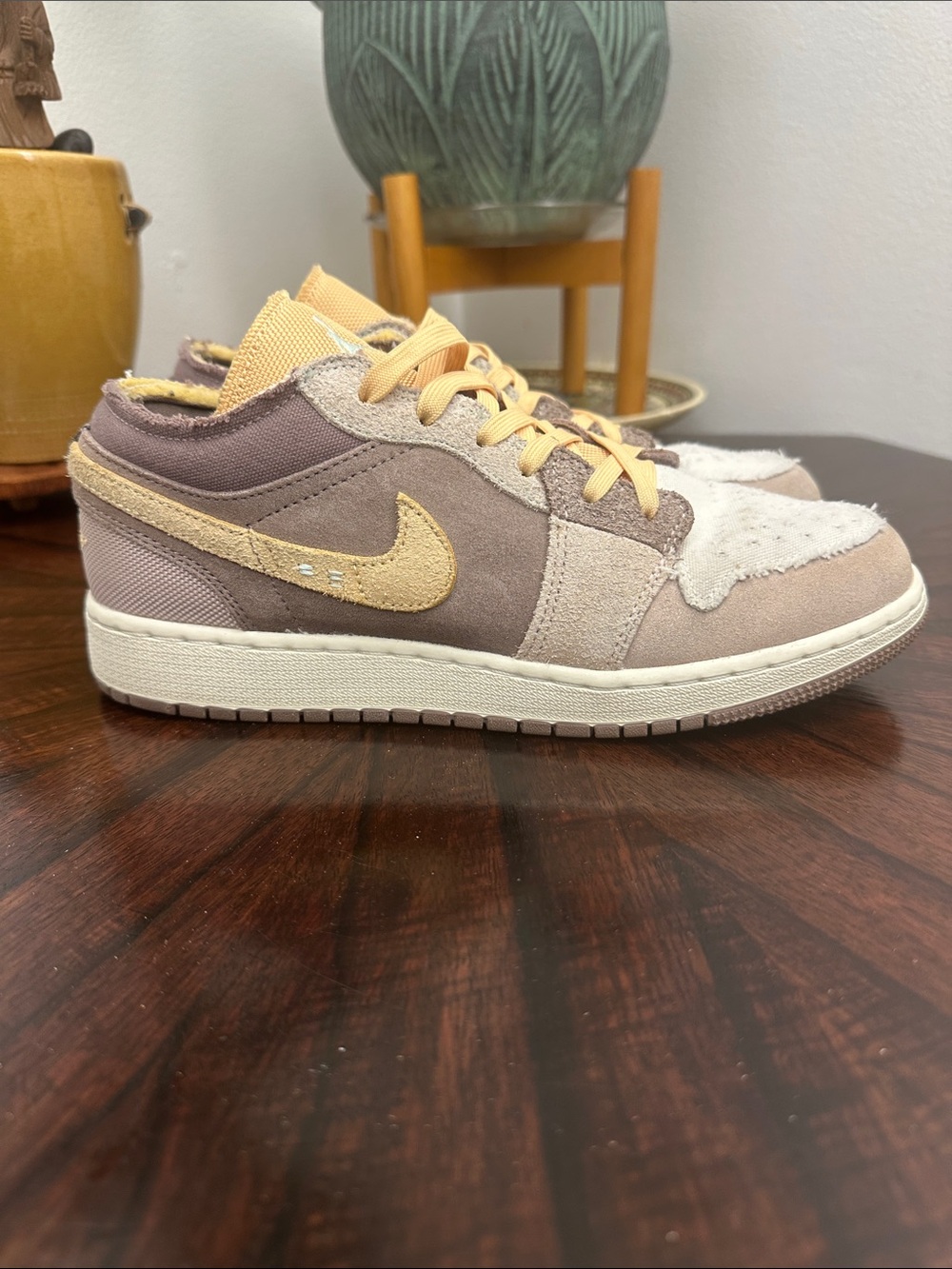 Air Jordan 1 Low SE Craft Taupe Haze